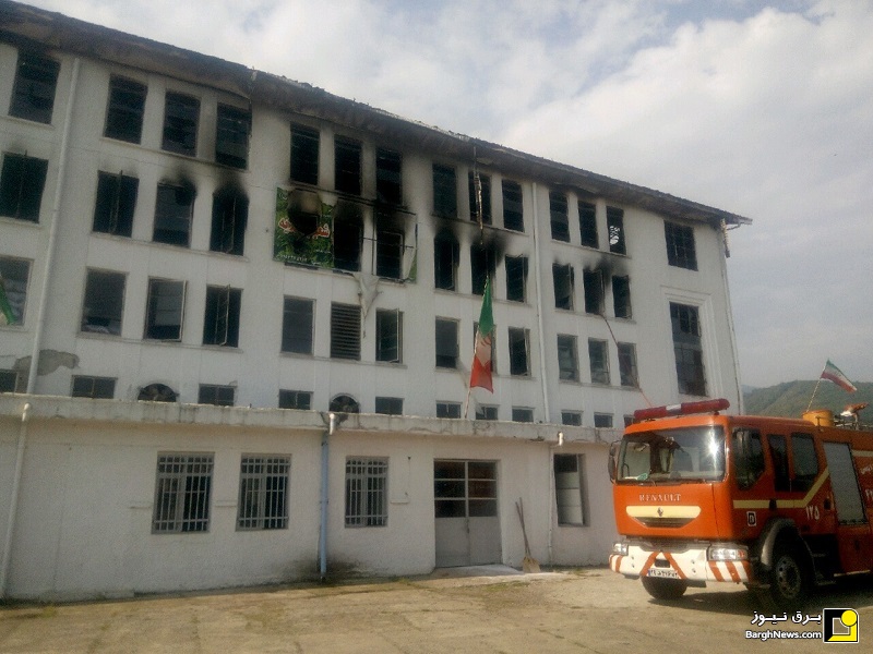 آتش سوزی در کارخانه چای تنکابن به علت اتصال برق+عکس