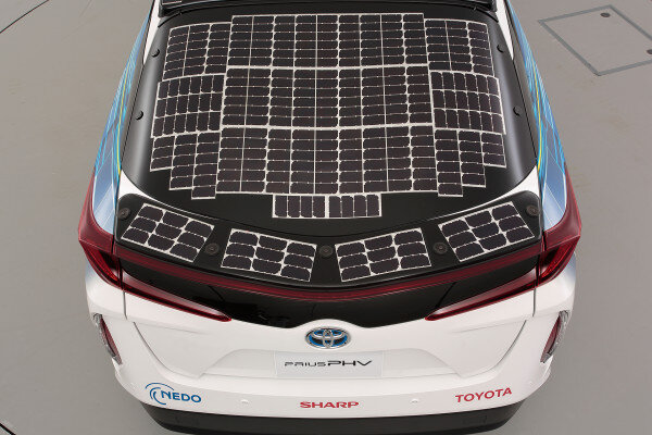 تست سلولهای خورشیدی بر روی سقف و کاپوت  خودروهای برقی+تصاویر