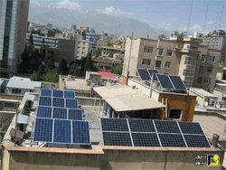 ثبت نام ۸۰۰ مشترک برق برای نیروگاه‌های خورشیدی خانگی در رزن