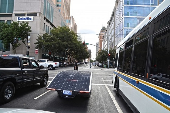 آشنایی با پیشرفته ترین خودروی خورشیدی چهار نفره دنیا+تصاویر