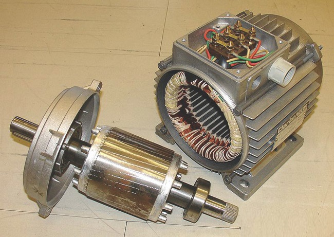 راه اندازی دو موتور القایی با استفاده از مقاومت‌های مشترک