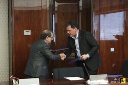 امضای تفاهم‌نامه همكاری میان پژوهشگاه نیرو و سندیکای صنعت برق ایران