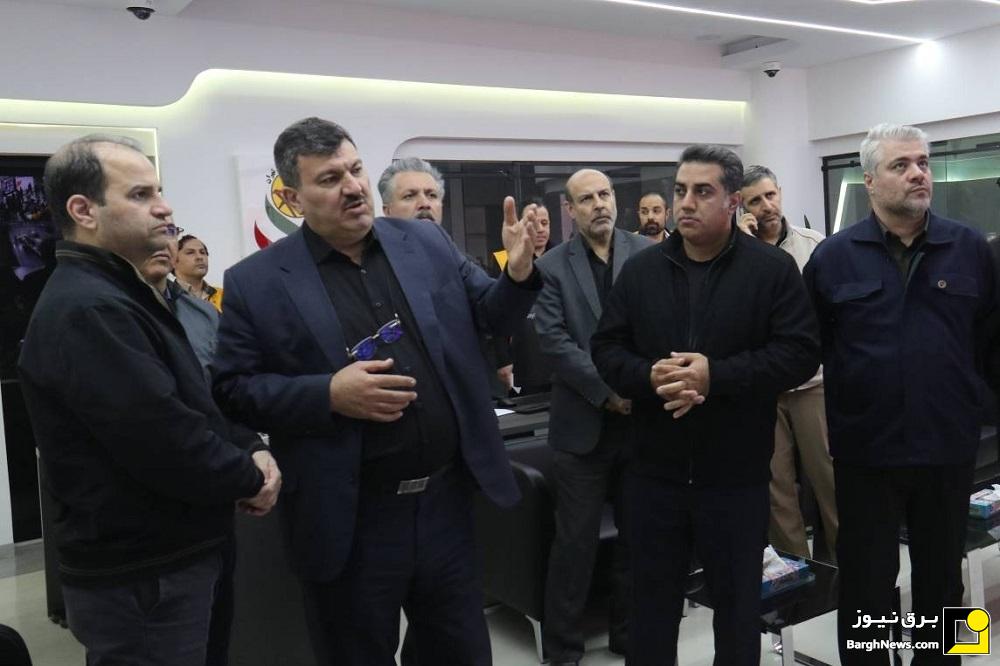 بازدید مشاور وزیر نیرو از چگونگی ارائه خدمات کارکنان توزیع برق استان تهران در ایام جنگ رمضان