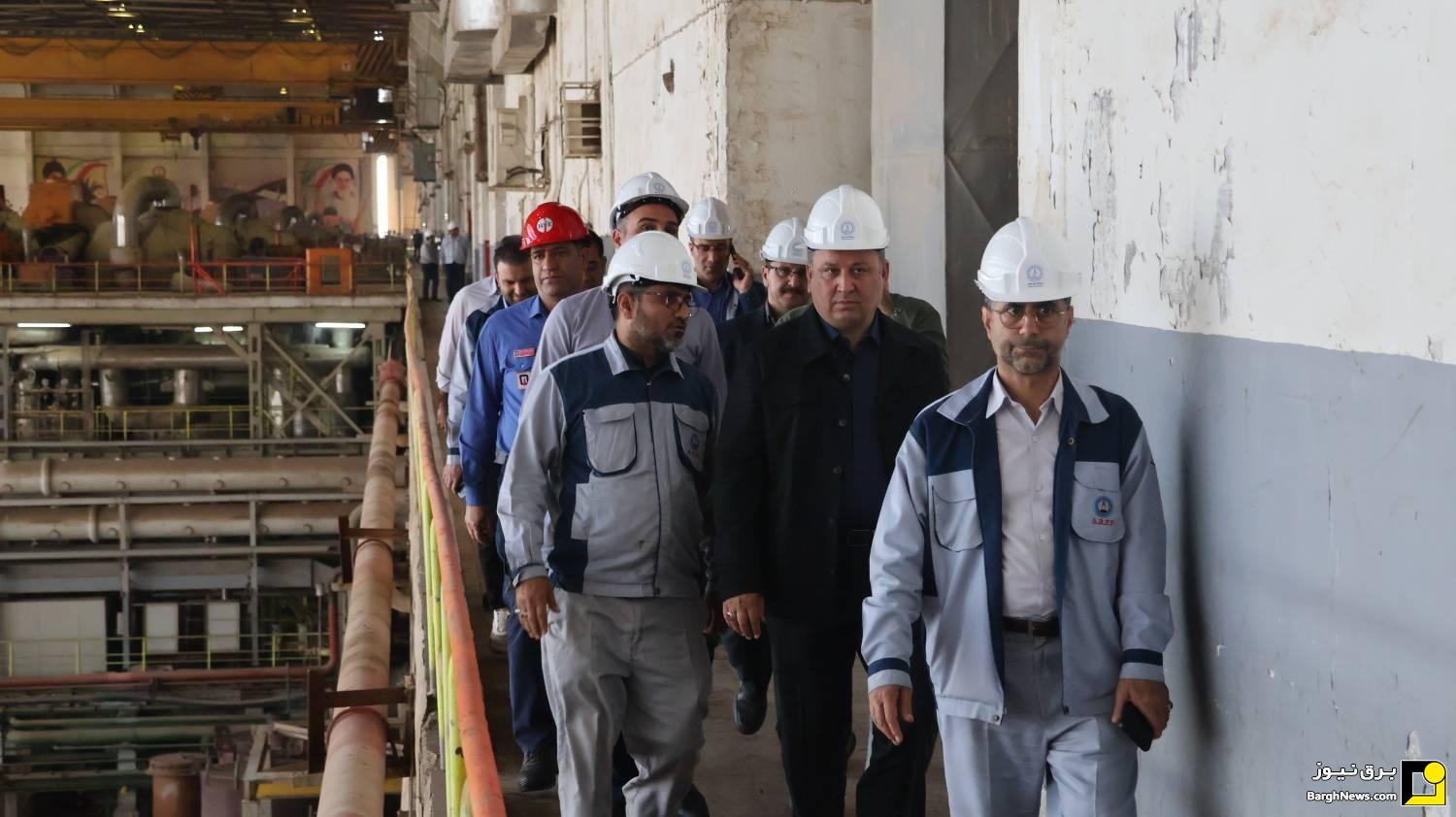 بازدید معاون راهبری تولید برق حرارتی از نیروگاه‌های استان خوزستان