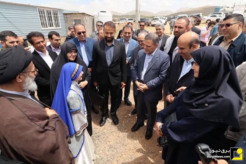 بازدید رئیس ساتبا از روند اجرای پروژه نیروگاه خورشیدی ۵۰۰ مگاواتی پابند زنجان