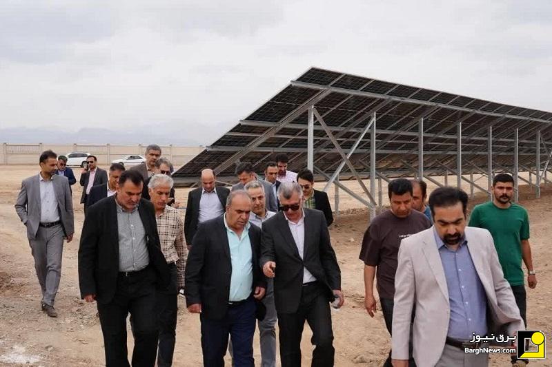بازدید میدانی معاون فنی ساتبا از روند سایت‌های خورشیدی استان اصفهان