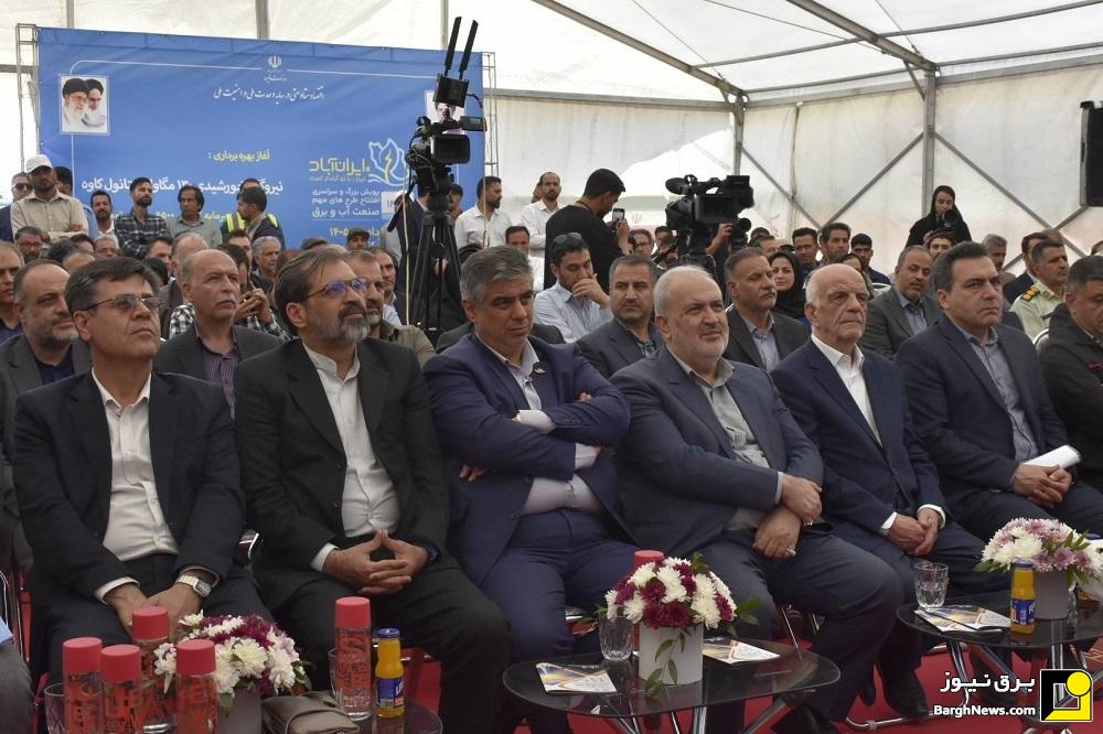 بهره‌برداری از ۱۳۰ مگاوات ظرفیت خورشیدی در ساوه با حضور وزیر نیرو