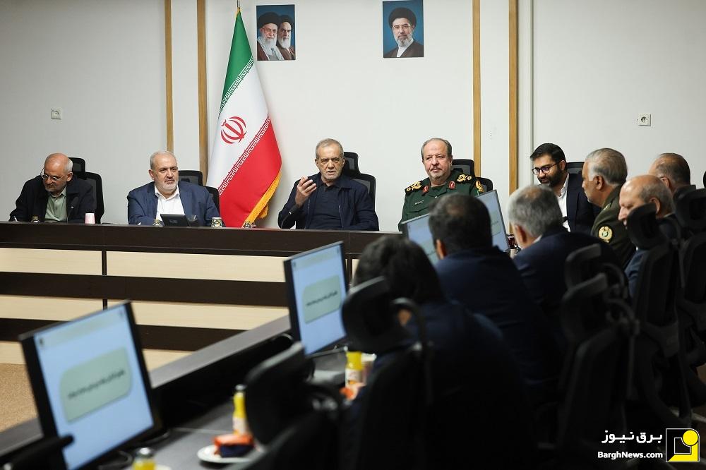 نشست مشترک وزارت نیرو و دفاع برای بهینه سازی مصرف انرژی با حضور رئیس‌جمهور