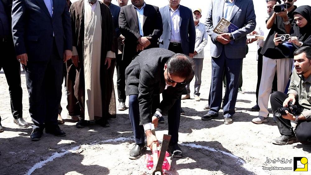 کلنگ زنی نیروگاه خورشیدی ۳ مگاواتی مددجویان در انار استان کرمان با اعتبار ۲۴۰ میلیارد